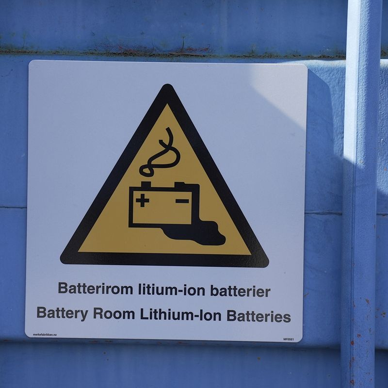 Skilt for batterirom - Lithiumbatterier